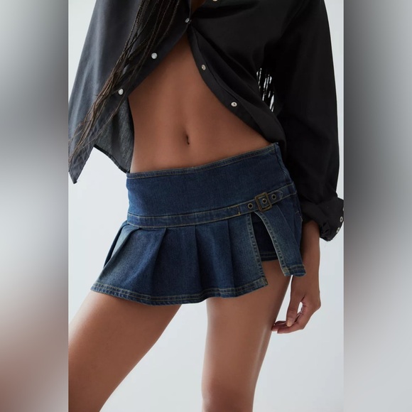 NWT BDG Shaina Belted Pleated Denim Micro Mini Skort - Tinted Dark Denim - S - Picture 3 of 8